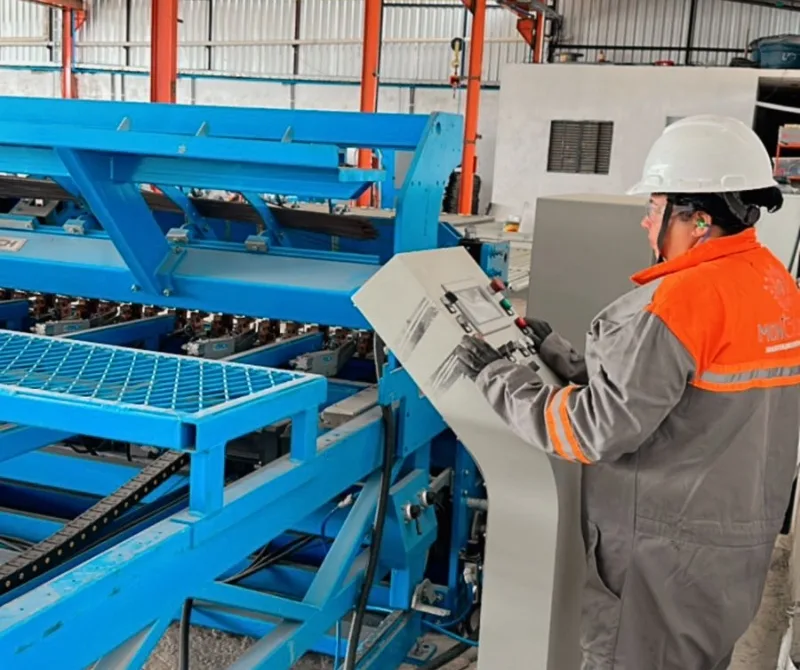 Fabricação de estruturas na fábrica do Grupo Montcheco