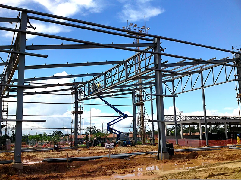 Estrutura metálica montada pelo Grupo Montcheco